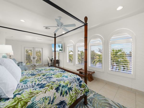 Sanibel Island Vacation Rental | Luxury 4-Bedroom Beach Home with Pool & Lake Views